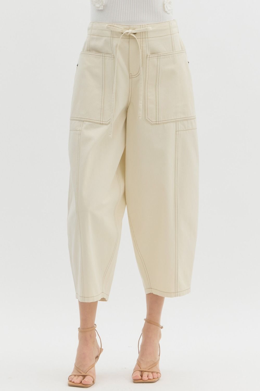 Solid high-waist ankle length barrel pull on pants.