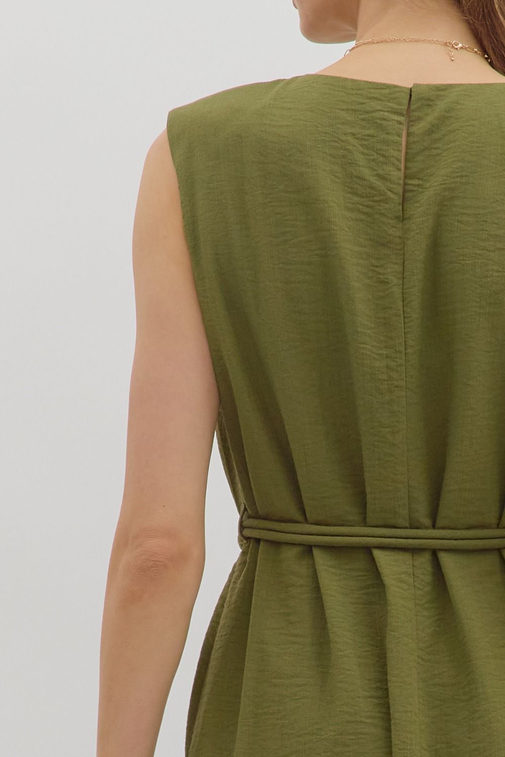 Solid muscle shoulder slit hem midi dress