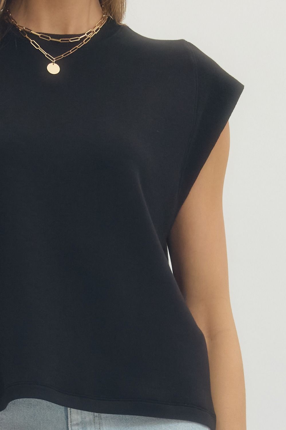 Solid round neck cap sleeve top