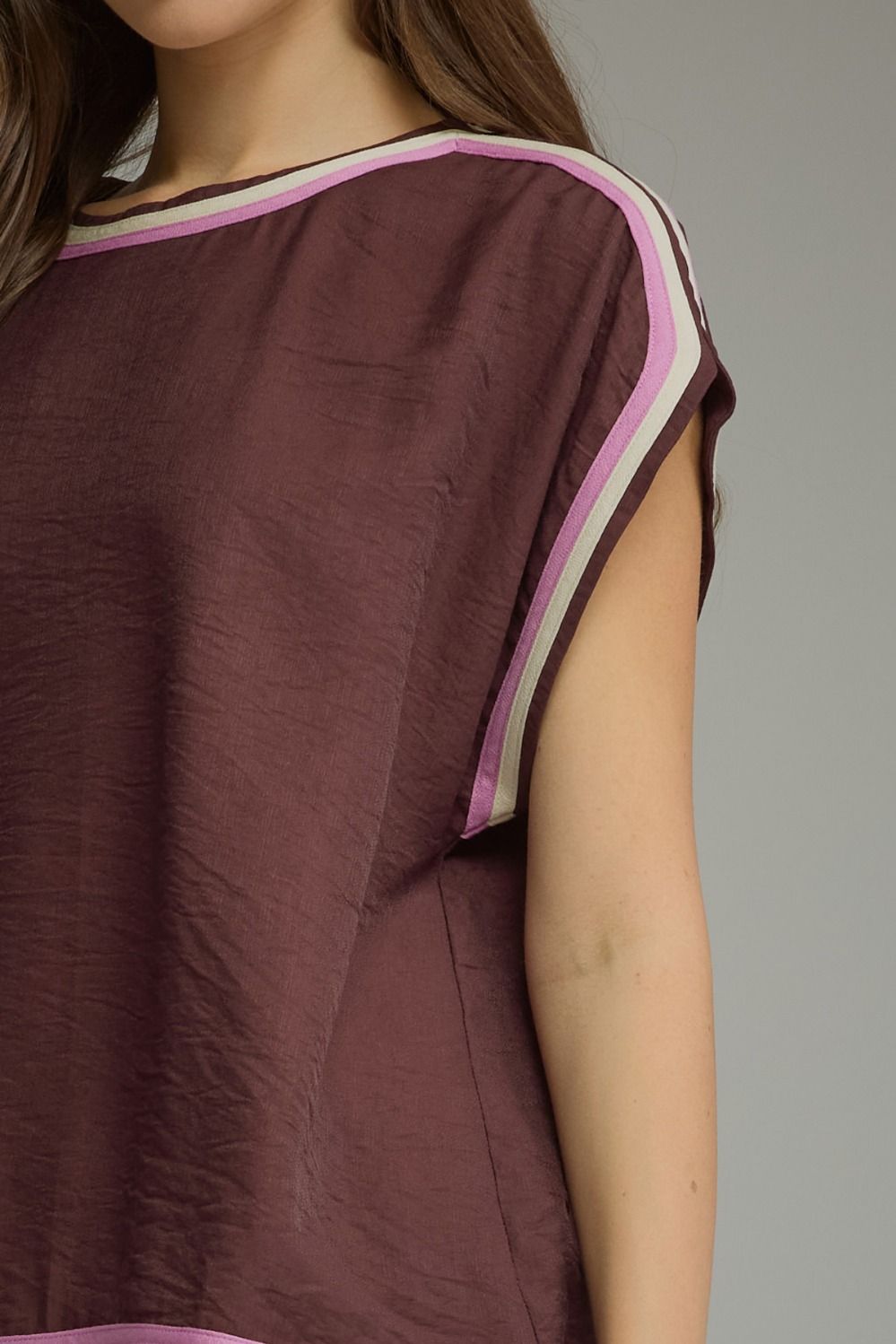 Solid round neck short sleeve top